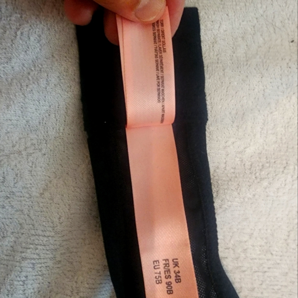 Hunkemoller - Picture 3 of 4